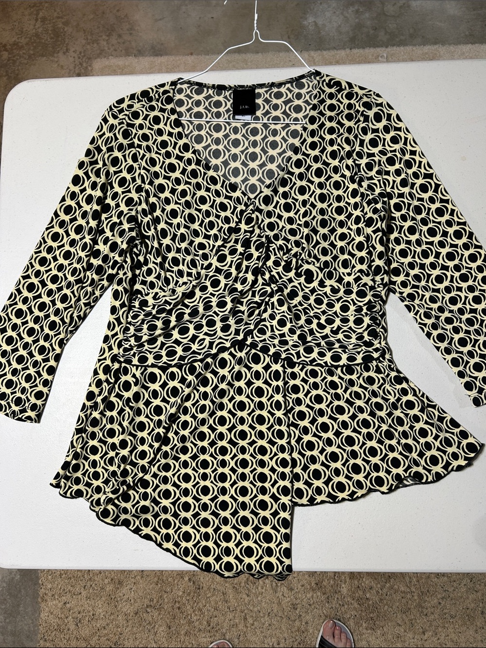 Patterned V-Neck Long Sleeve Top - Black & Cream asymmetrical hem